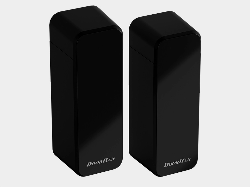 Беспроводные фотоэлементы безопасности c поворотной платой для несимметричных проемов, состоящие из инфракрасного передатчика и приемника.